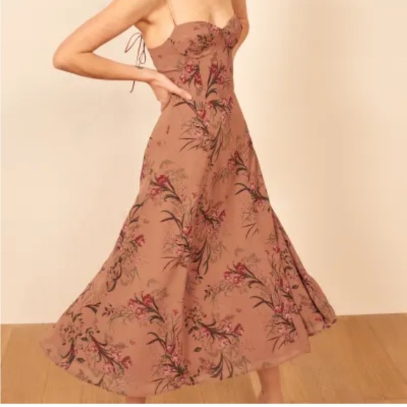 Reformation dress. Sold out pattern! - Picture 2 of 3